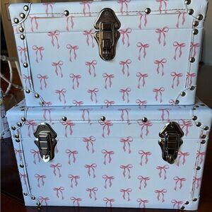 Pink coquette bow storage trunk set